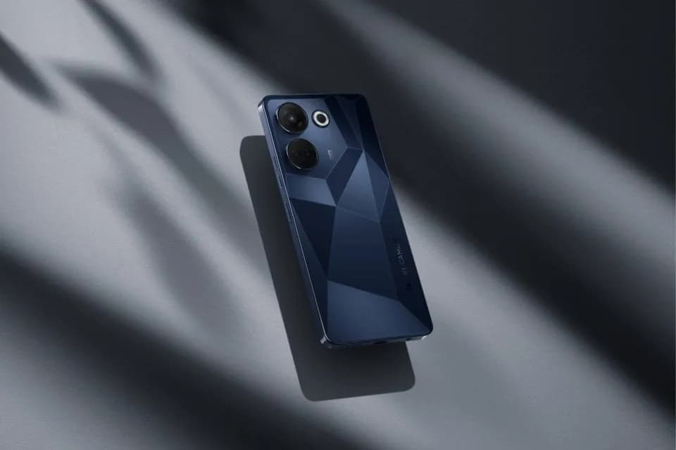 Tecno Camon 20 Pro Detay Fotoğrafı - 9